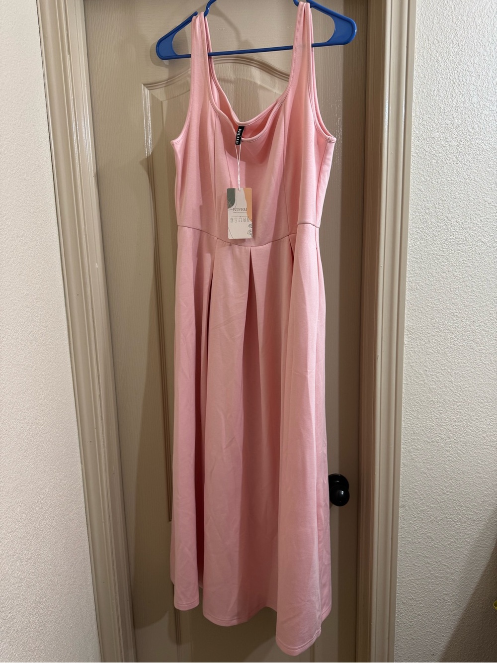 NWT BTFBM Sleeveless Pink Women's Midi Dress